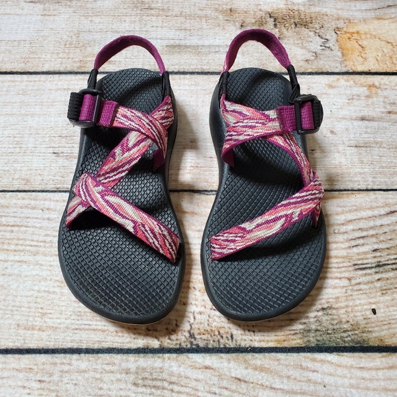 outdoor sandals chaco